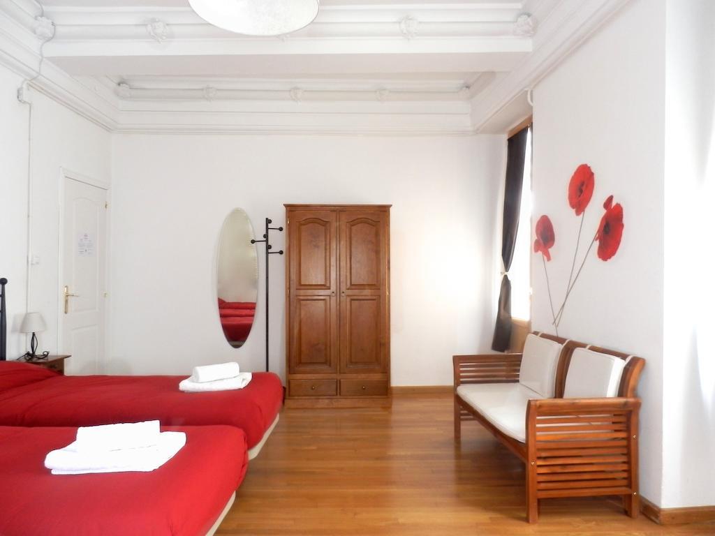 Kasa Katia Guest House Valensiya Oda fotoğraf
